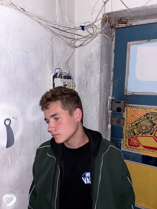 Влад, 21, Москве — анкета №784146