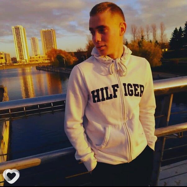 Артём, 23, Москве — анкета №785330