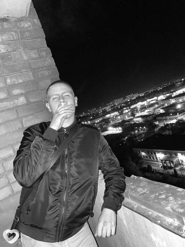 Максим, 21, Москве — анкета №785532