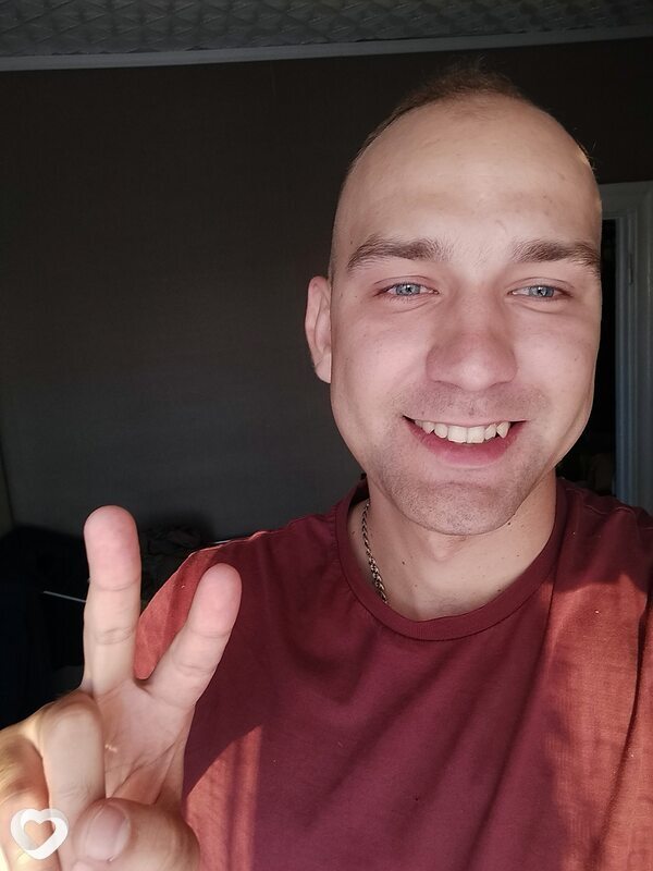 Максим, 29, Знаменске — анкета №787377
