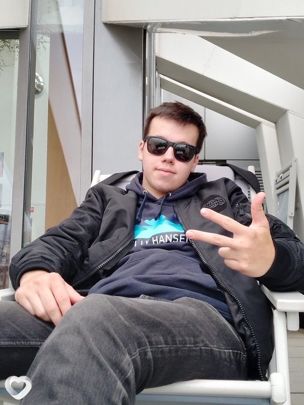 Виталик, 23, Санкт-Петербурге — анкета №787489