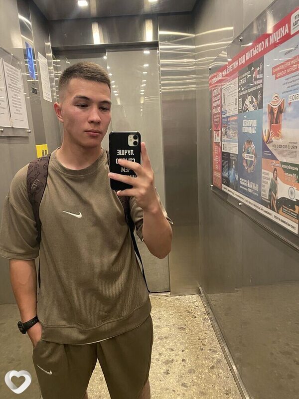Кирилл, 22, Томске — анкета №787384