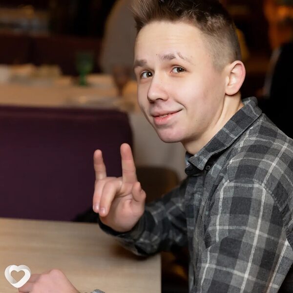 Саша, 22, Санкт-Петербурге — анкета №790134
