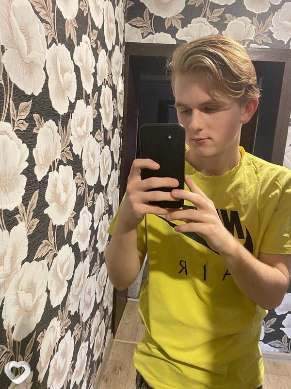 Даня, 21, Москве — анкета №790762