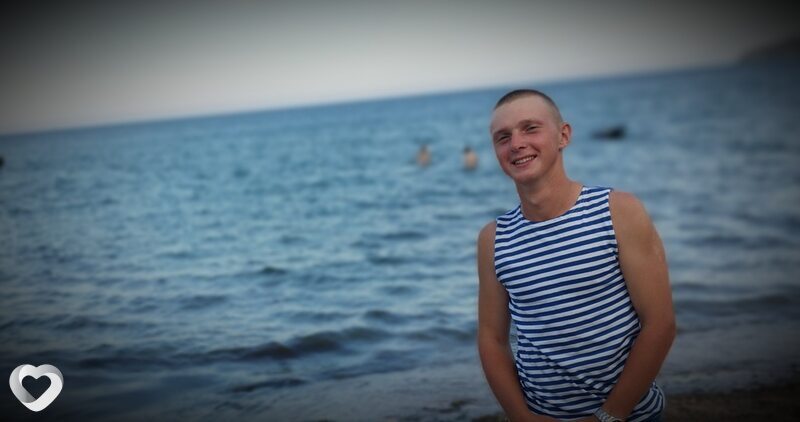 Максим, 21, Москве — анкета №791072