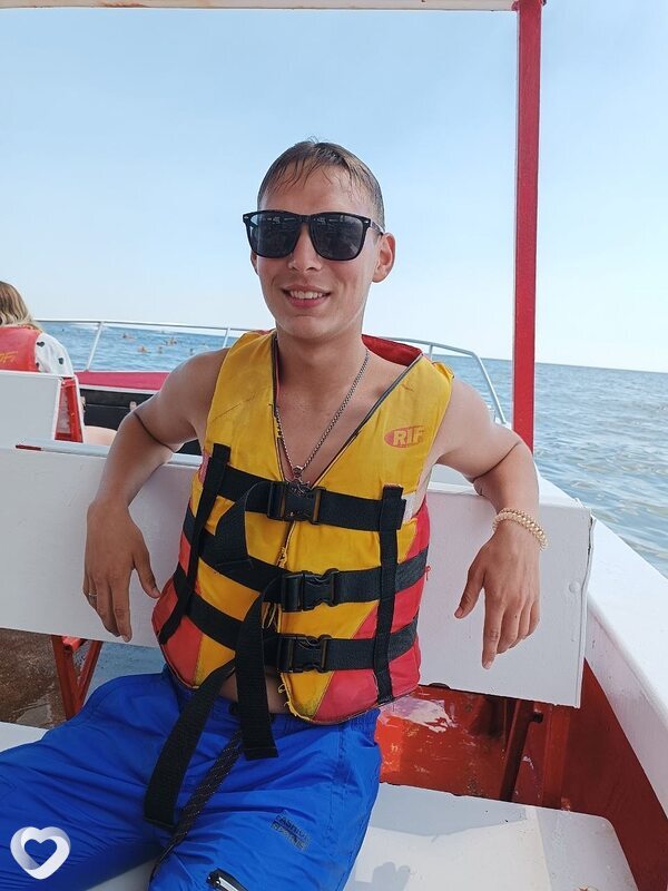 Эдик, 26, Донецке — анкета №794657
