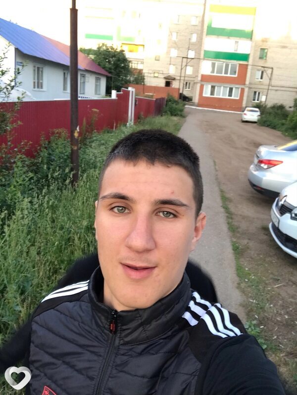 Динис, 25, Москве — анкета №797082