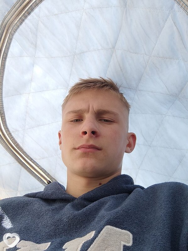 Артемий, 21, Москве — анкета №797513