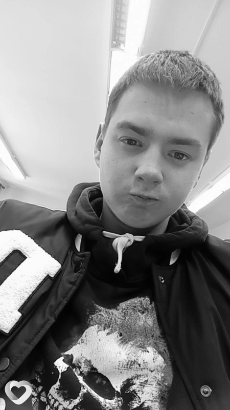 Евгений, 21, Слуцке — анкета №799523