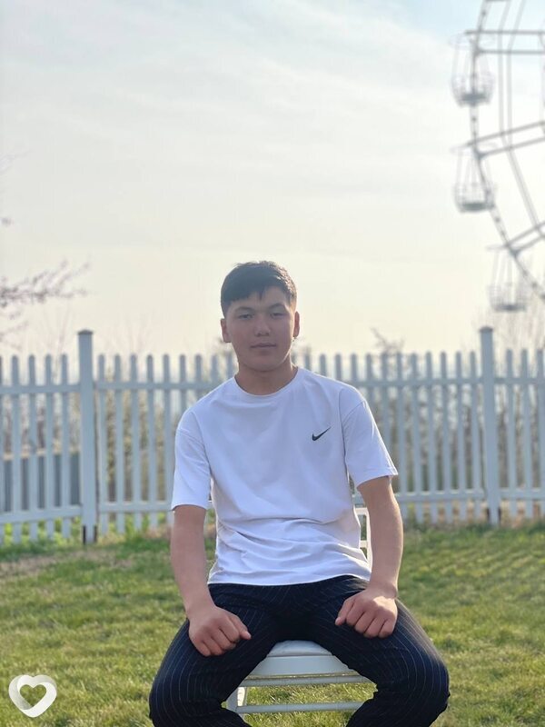 Оморов Бактыбек, 21, Москве — анкета №800377