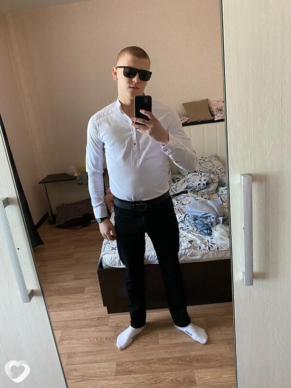 Артем, 27, Назарове — анкета №801043