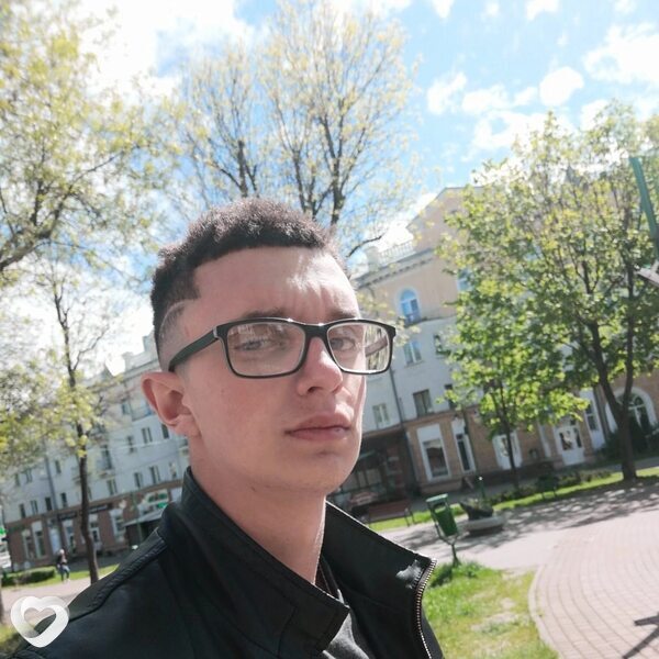 Максим, 26, Шклове — анкета №801384