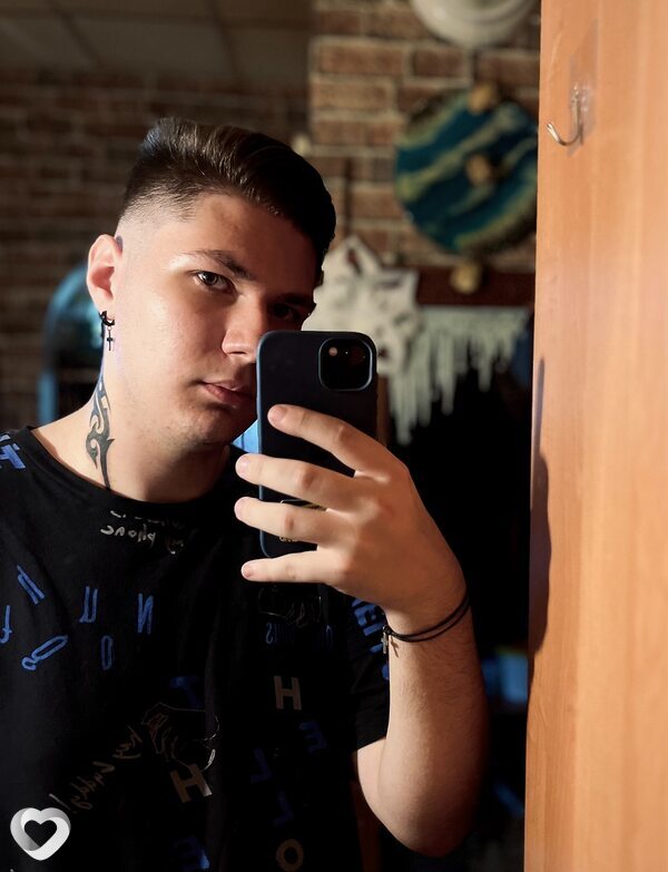 Александр, 21, Екатеринбурге — анкета №801816