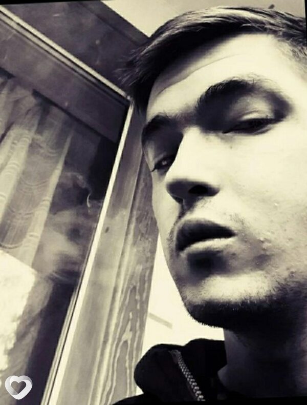 Артём, 27, Быхове — анкета №802350
