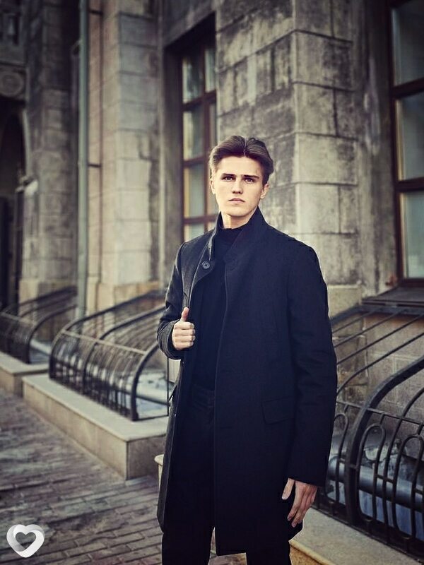 Виктор, 21, Москве — анкета №803847
