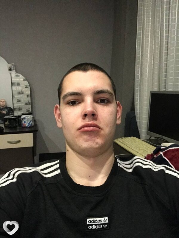 Артём, 21, Кургане — анкета №804744