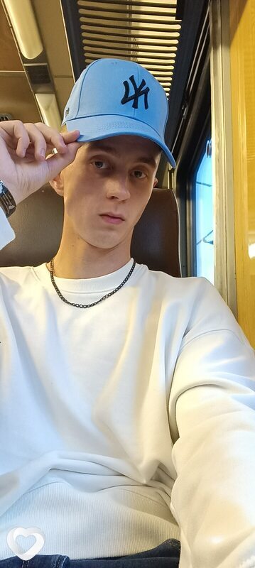Дима, 24, Санкт-Петербурге — анкета №805430