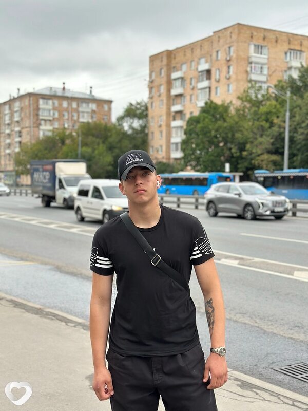 Юрий, 21, Москве — анкета №806495