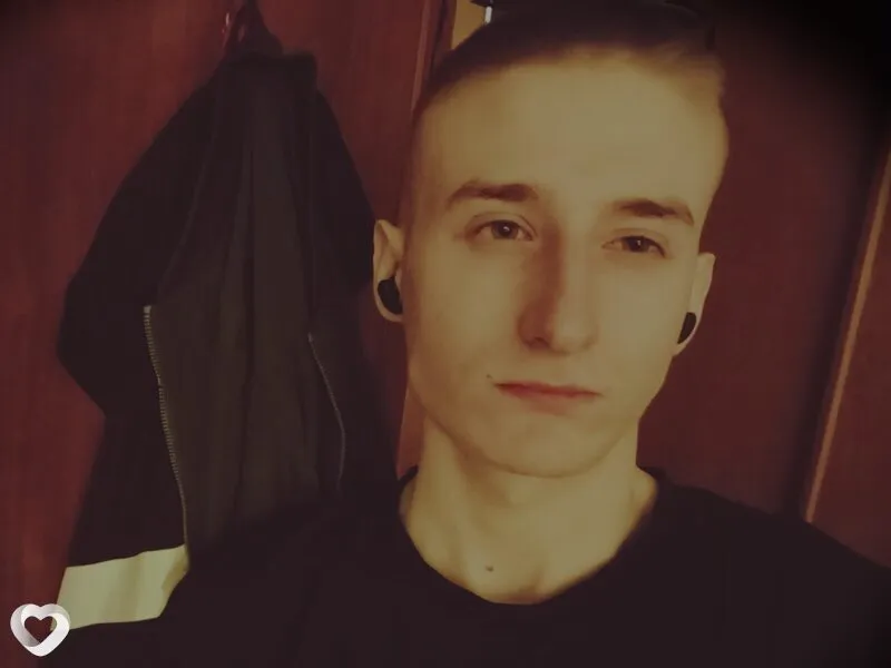 Паша, 21, Барнауле — анкета №807996