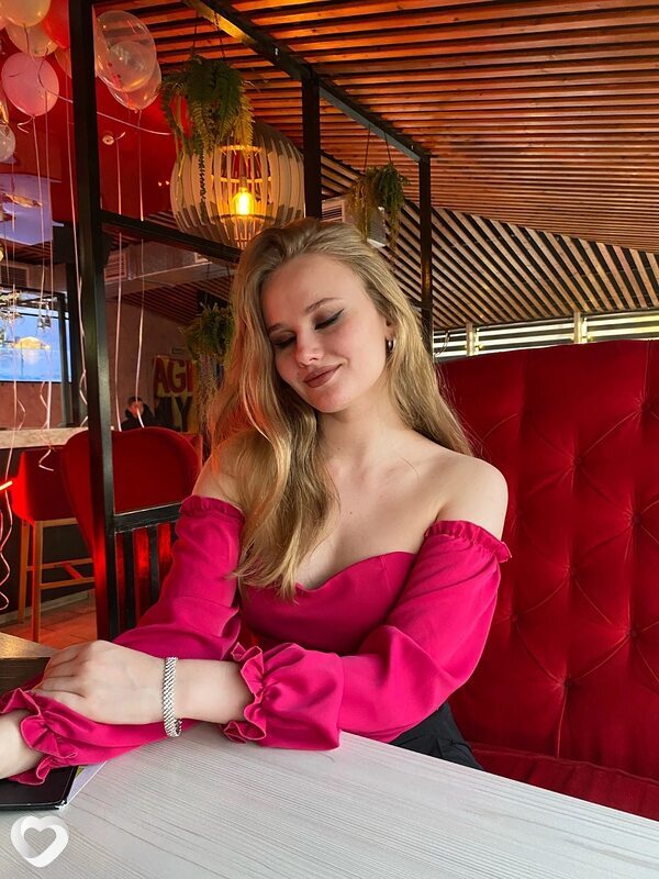 Вика, 22, Севастополе — анкета №808343