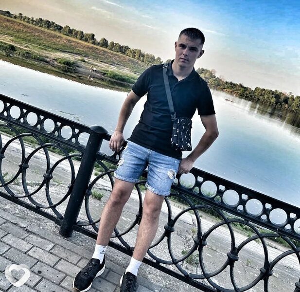 Евгений, 26, Речице — анкета №810901
