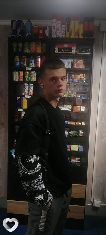 Вова, 20, Москве — анкета №810923