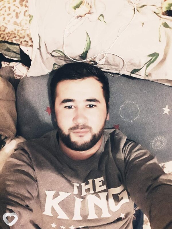 Рустам, 27, Александрове — анкета №811085