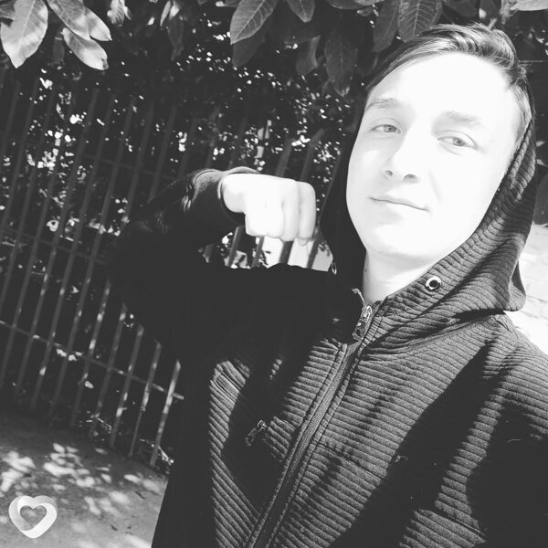 Михаил, 22, Москве — анкета №812412