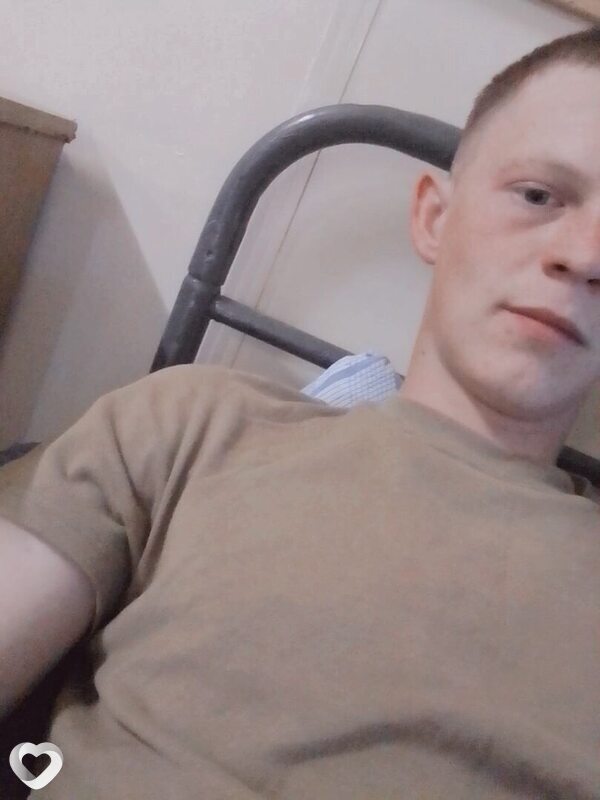 Артем, 24, Вольске — анкета №812700