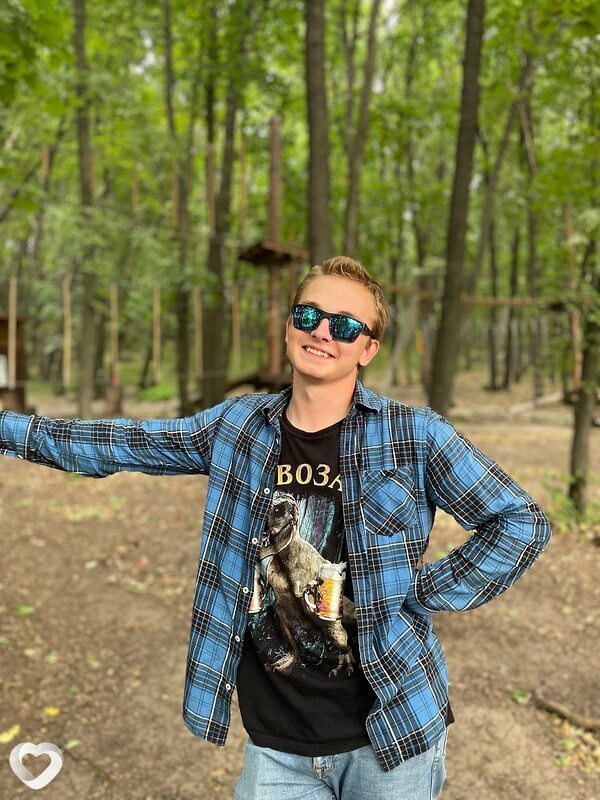 Илья, 23, Саратове — анкета №813828