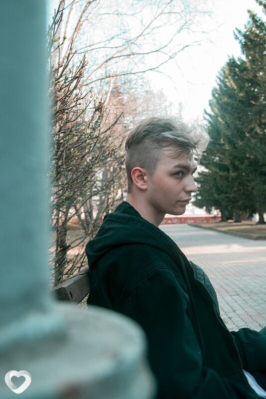 Олежа, 25, Москве — анкета №817777
