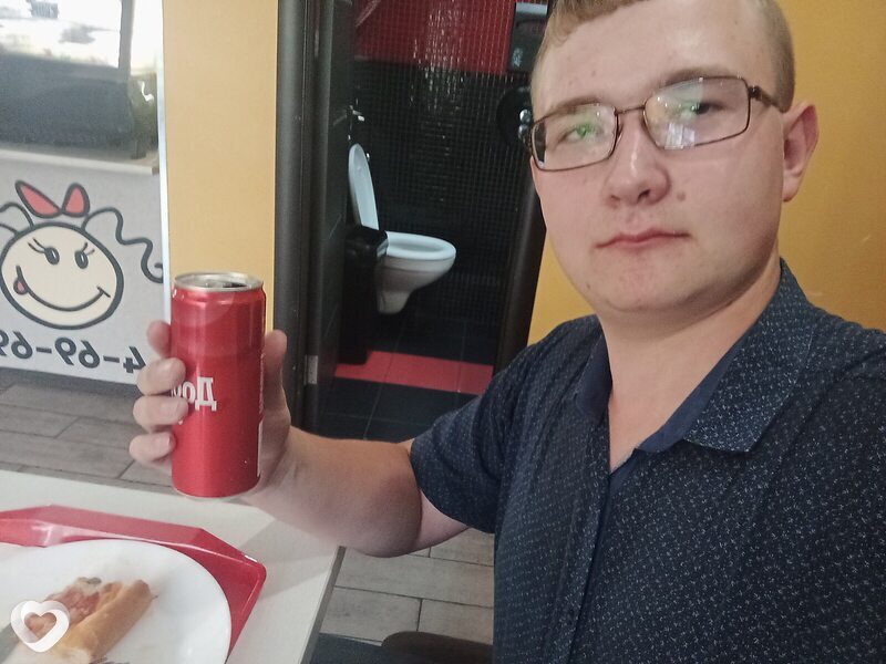 Максим, 22, Москве — анкета №818417