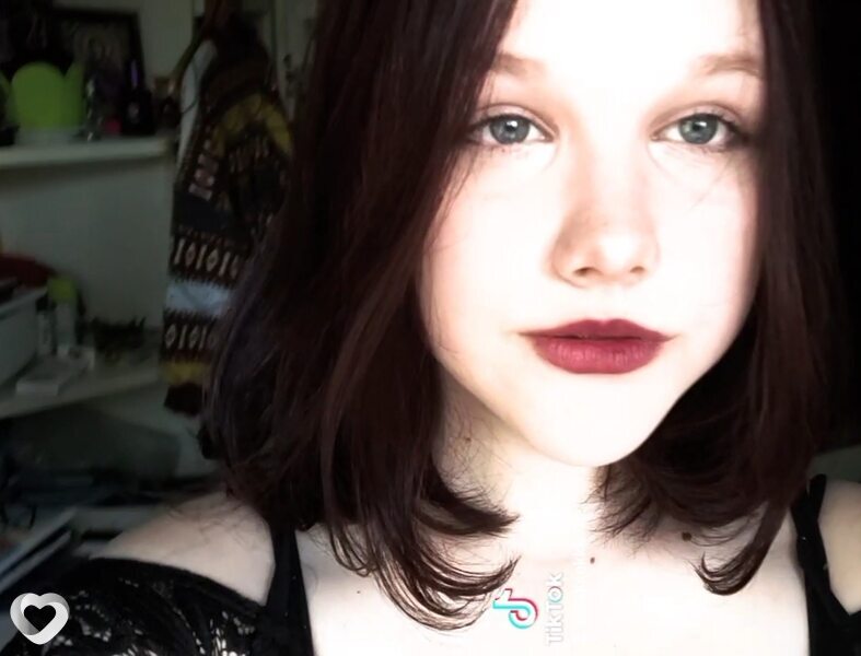 Яна, 21, Белогорске — анкета №826298