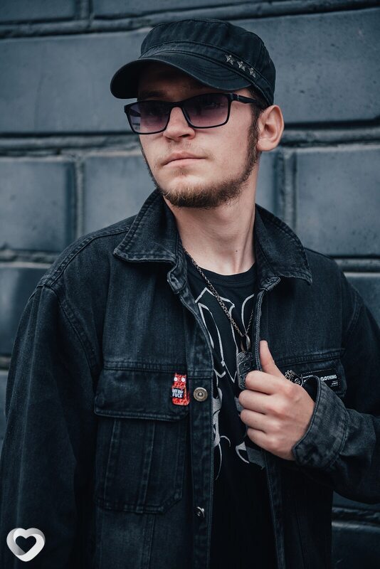 Артём, 24, Корсакове — анкета №827212