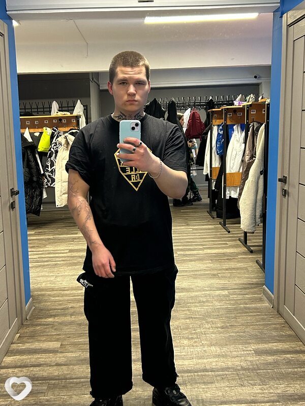 Кирилл, 20, Саяногорске — анкета №827492