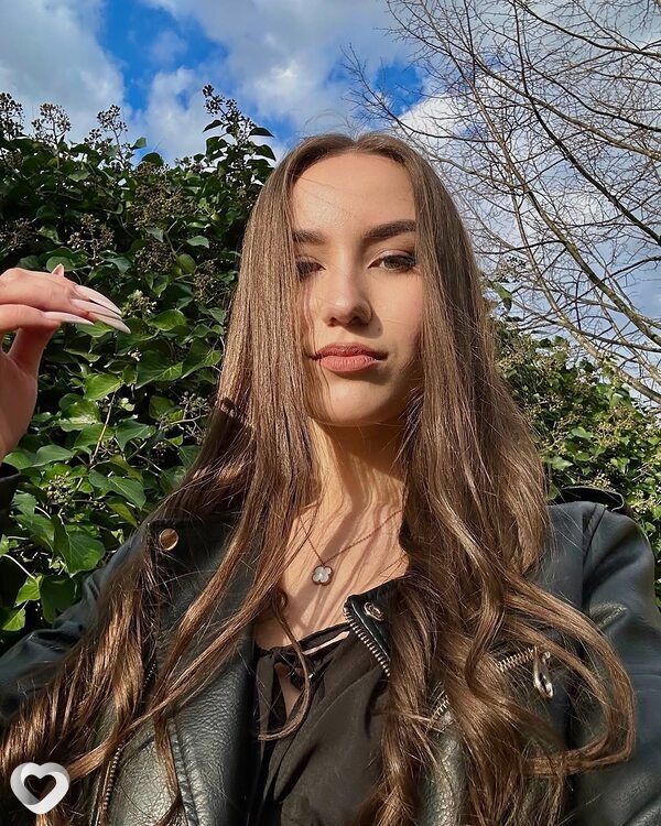 Алена, 21, Екатеринбурге — анкета №833175