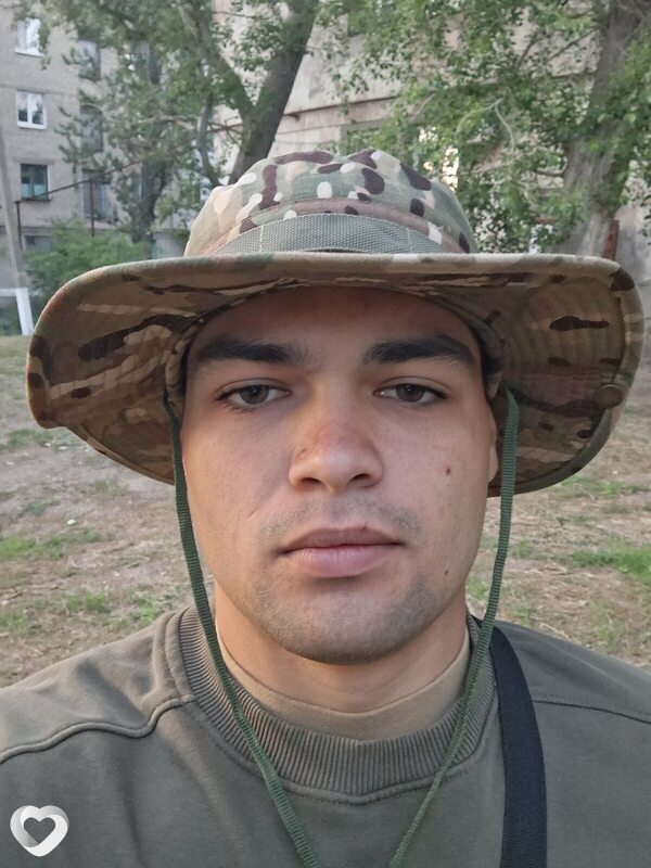 Данил, 21, Ростове-на-Дону — анкета №833310