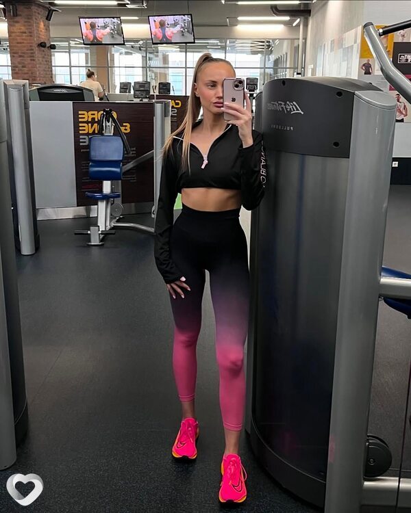 Анна, 21, Ростове-на-Дону — анкета №835484