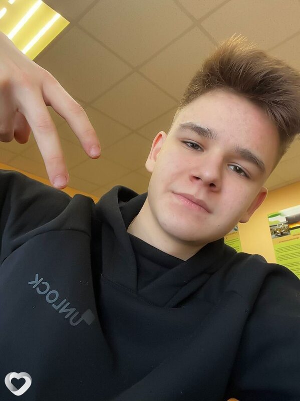 Артём, 21, Екатеринбурге — анкета №838023