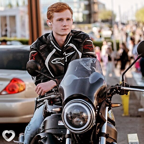 Александр, 23, Кирове — анкета №839635