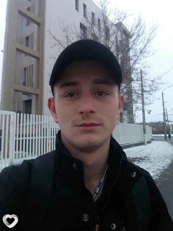 Павел, 27, Ейске — анкета №840692