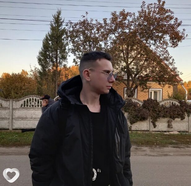 Александр, 23, Ужуре — анкета №842953