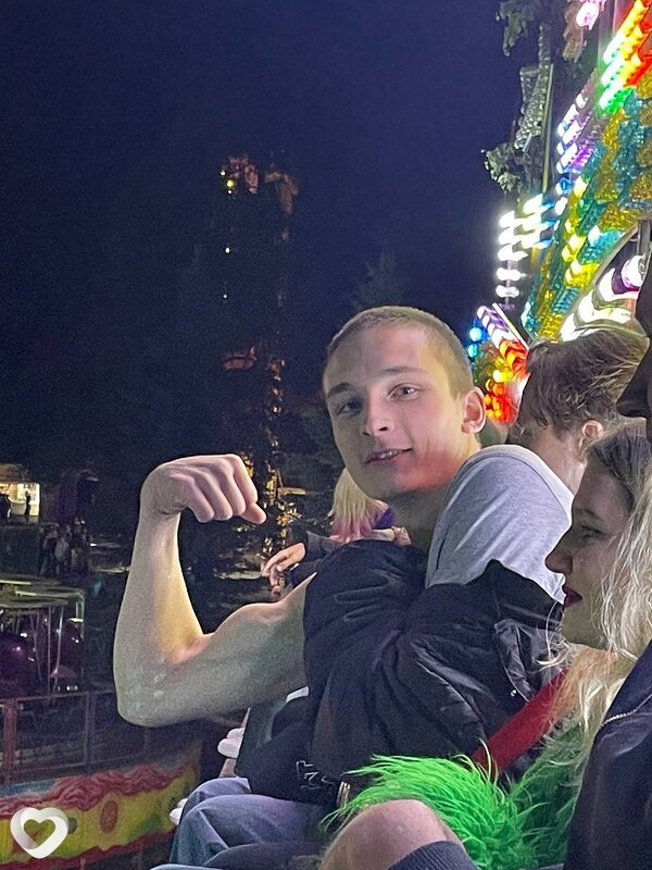 Михаил, 21, Челябинске — анкета №843081
