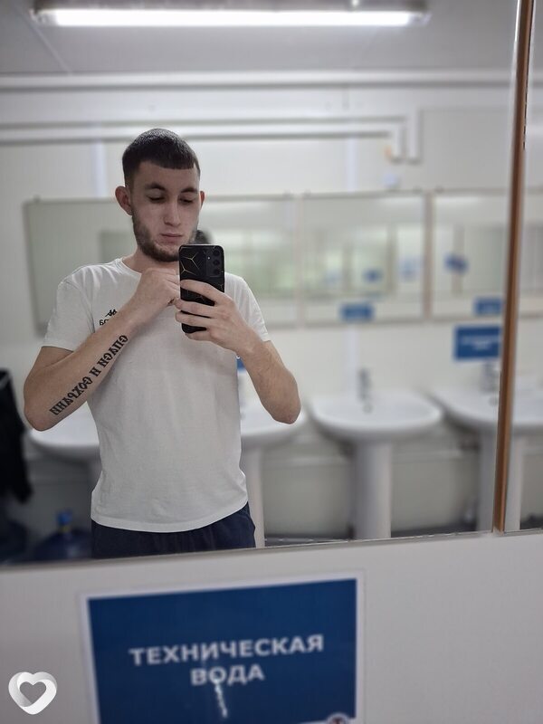 Артём, 24, Кингисеппе — анкета №845905