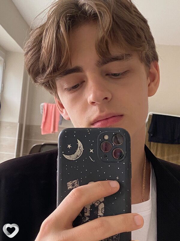 Даниэль, 21, Москве — анкета №848811