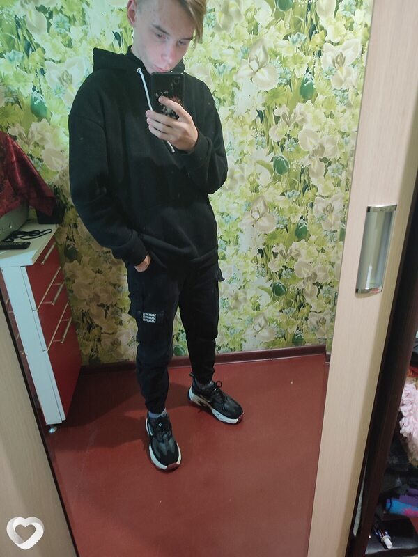 Максим, 21, Бобруйске — анкета №848725