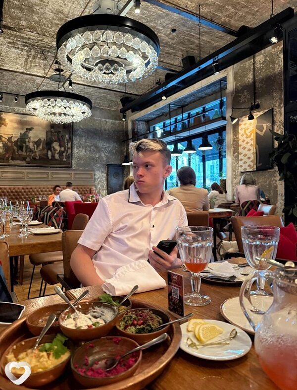 Александр, 19, Санкт-Петербурге — анкета №850175