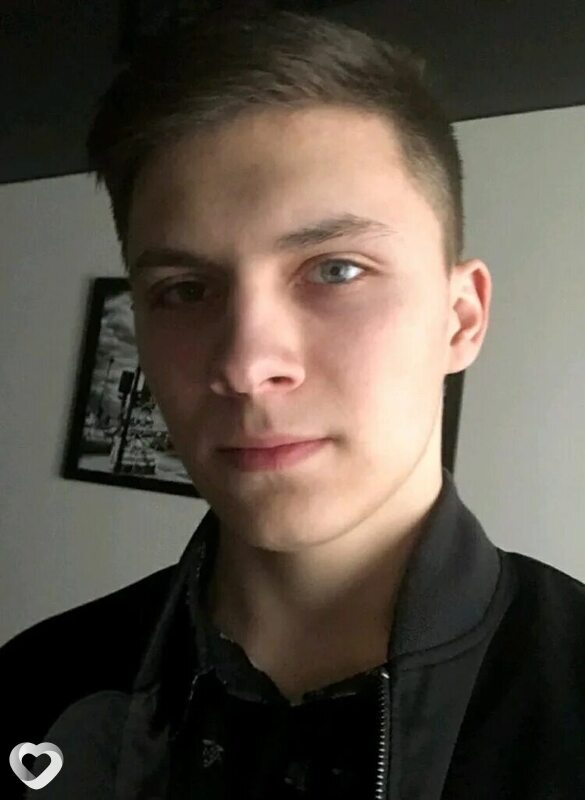 Артем, 21, Москве — анкета №857606