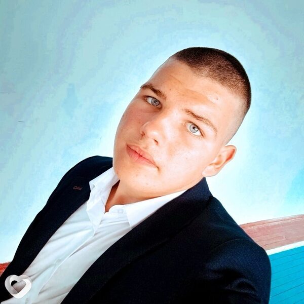 Илья, 28, Брянске — анкета №858393