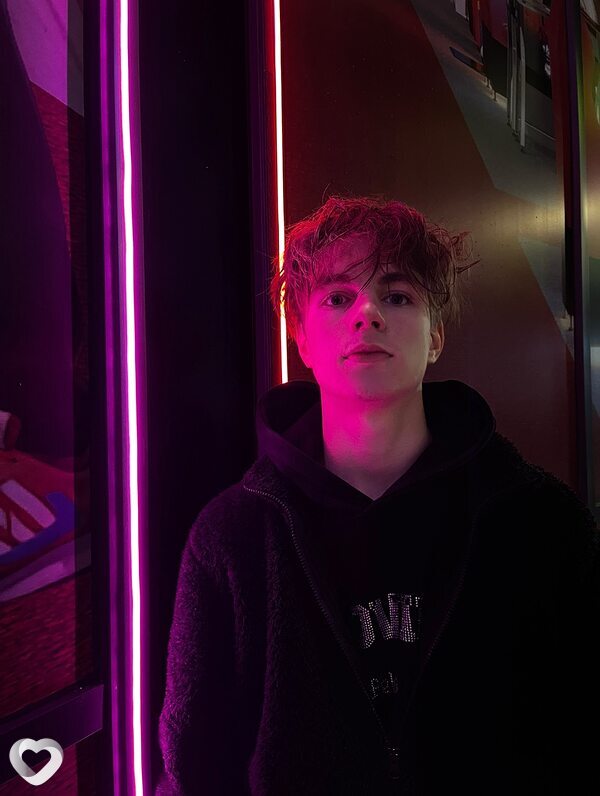 Паша, 21, Москве — анкета №860503